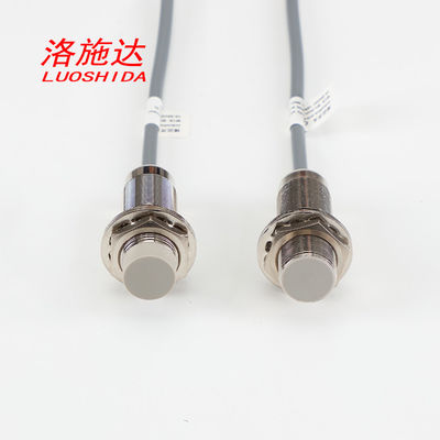 DC 3 Wire Metal Cylindrical M18 Inductive Proximity Sensor Untuk Deteksi Logam